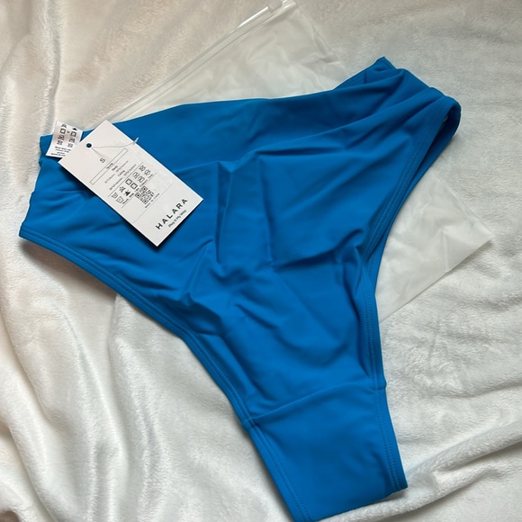 NWT HALARA Crossover bikini bottom - Picture 5 of 8